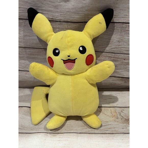 Pokemon Pikachu Light Up Talking 13” Plush Stuff Animal Toy WCT 2018 Works! - Picture 1 of 8